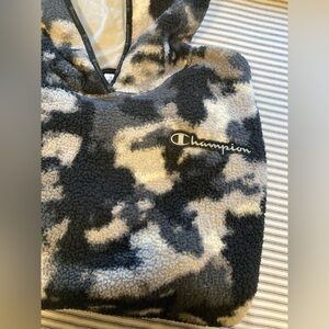 Men’s Champion Black/Gray/Cream Camo Fleece Pullover Hoodie, Size Large